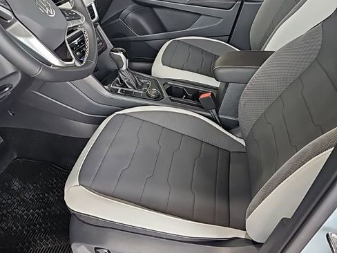 New 2026 Volkswagen Taos SE AWD/4WD image 27