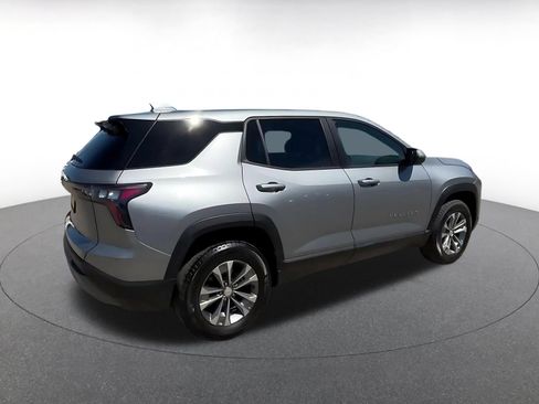 Used 2025 Chevrolet Equinox LT AWD/4WD image 12