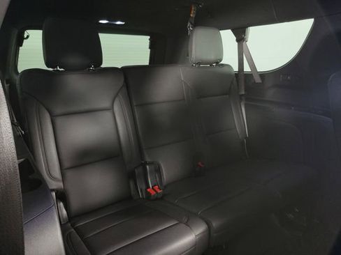 Used 2026 Chevrolet Suburban Z71 w/ Comfort Package image 16