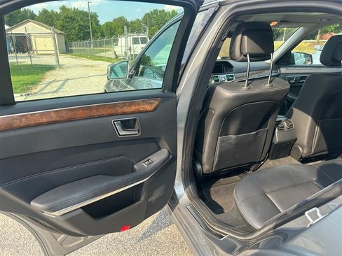 Used 2014 Mercedes-Benz E 350 Sedan image 26