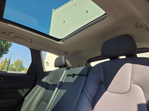 Certified 2023 Volvo XC60 B5 Plus w/ Climate Package AWD/4WD image 19