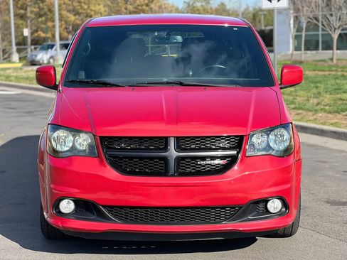 Used 2014 Dodge Grand Caravan SXT w/ UConnect Hands-Free Group FWD image 8