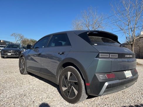 Certified 2025 Hyundai Ioniq 5 SE image 5