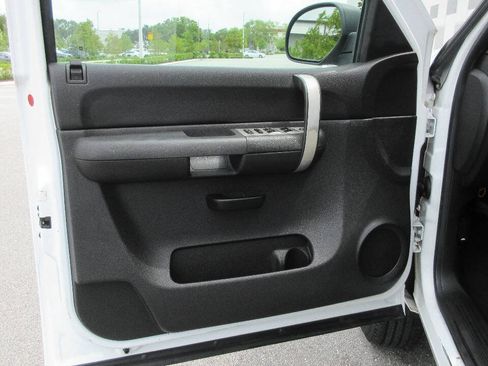 Used 2007 Chevrolet Silverado 2500 LT RWD image 13