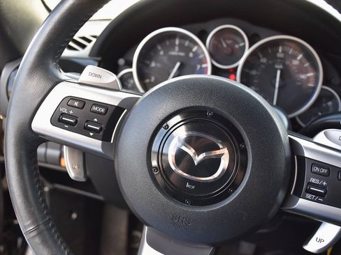 Used 2006 MAZDA MX-5 Miata Touring RWD image 17