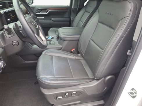 Used 2024 GMC Sierra 1500 Denali w/ Denali Reserve Package AWD/4WD image 9