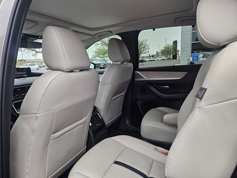 Used 2024 MAZDA CX-90 3.3 Turbo w/ Premium Package image 17