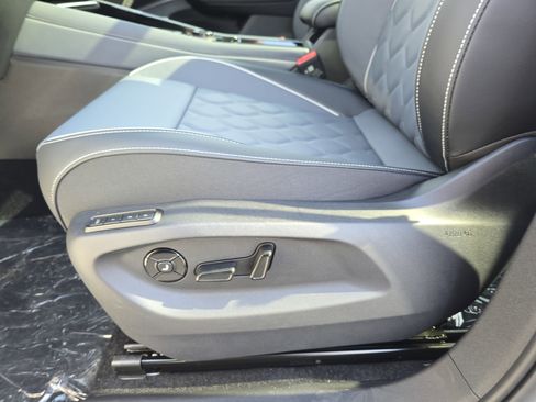 New 2026 Volkswagen Tiguan SEL R-Line image 28