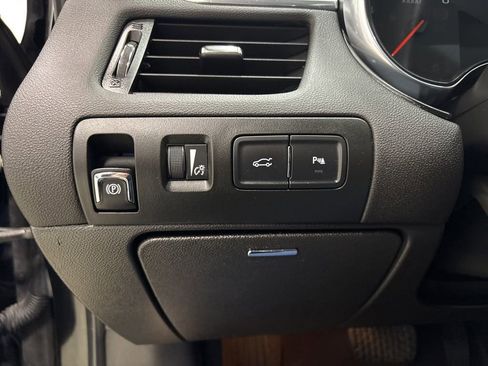 Used 2014 Chevrolet Impala LT w/ Convenience Package image 25