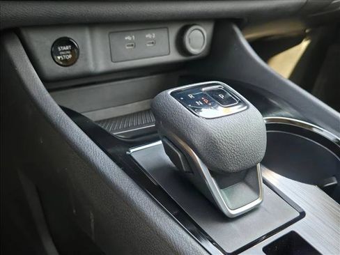 Used 2024 Nissan Rogue SV image 15