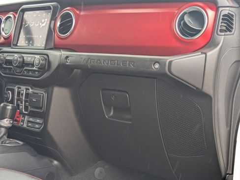 Used 2021 Jeep Wrangler Unlimited Rubicon w/ Uconnect 4C Nav & Sound Group image 22