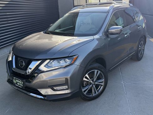 Used 2017 Nissan Rogue SL w/ SL Premium Package AWD/4WD image 2