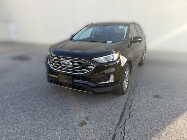 Used 2019 Ford Edge Titanium w/ Cold Weather Package AWD/4WD image 14