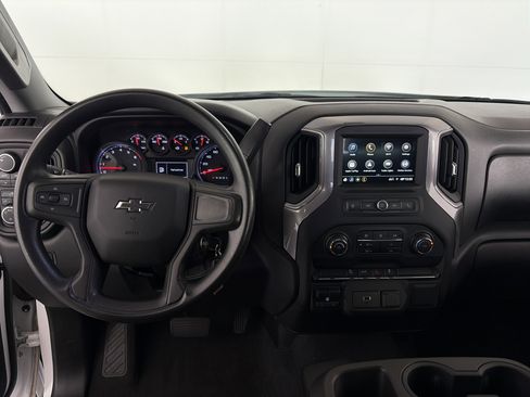 Used 2019 Chevrolet Silverado 1500 Custom Trail Boss w/ Custom Convenience Package image 3