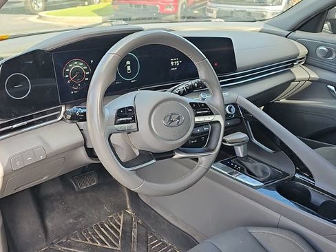 Used 2023 Hyundai Elantra SEL w/ Convenience Package FWD image 10
