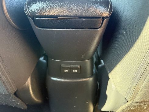 Used 2019 Nissan Kicks SR FWD image 22