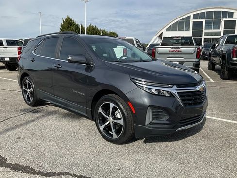 Used 2022 Chevrolet Equinox LT image 3
