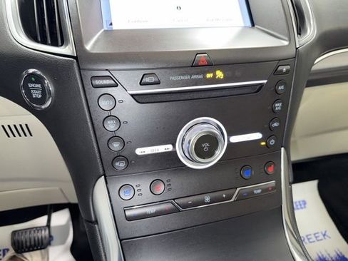 Used 2019 Ford Edge Titanium w/ Equipment Group 301A AWD/4WD image 25