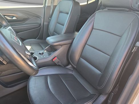 Used 2024 GMC Terrain SLT AWD/4WD image 18