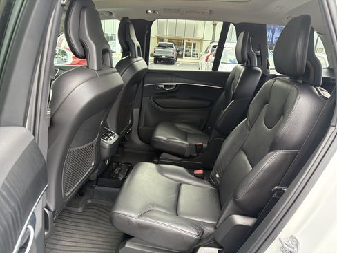 Used 2020 Volvo XC90 T6 Momentum w/ Protection Package Premier AWD/4WD image 32