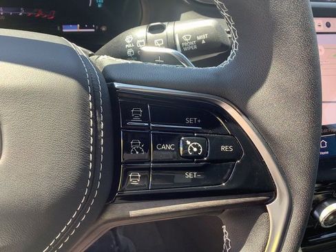 New 2023 Jeep Grand Cherokee Overland w/ Luxury Tech Group IV image 12