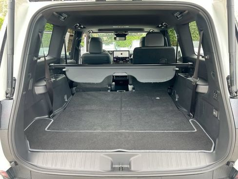 Certified 2025 Lexus GX 550 w/ Accessory Package (31) AWD/4WD image 23