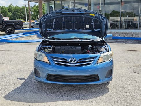 Used 2013 Toyota Corolla LE FWD image 17