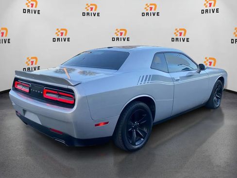 Used 2020 Dodge Challenger SXT RWD image 5