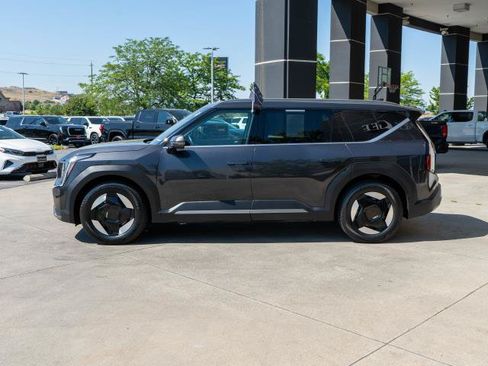 Certified 2024 Kia EV9 Wind AWD/4WD image 4
