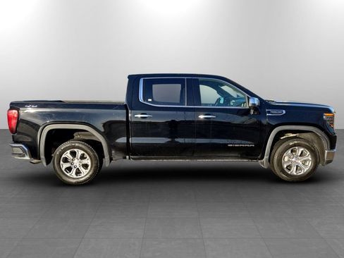 Used 2025 GMC Sierra 1500 SLT image 5