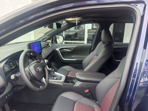 Used 2025 Toyota RAV4 XSE image 4