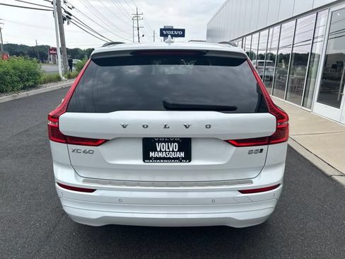 Used 2023 Volvo XC60 B5 Core AWD/4WD image 4