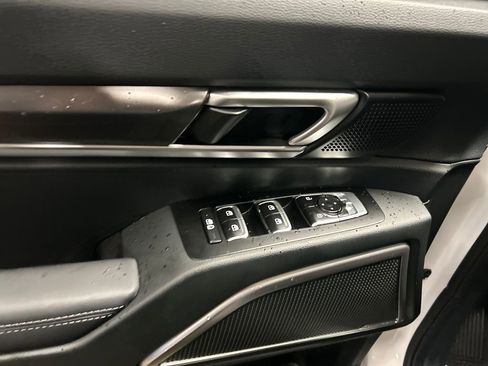 New 2025 Kia Telluride S image 29