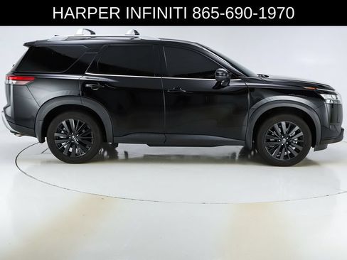 Used 2024 Nissan Pathfinder SL w/ SL Premium Package AWD/4WD image 11
