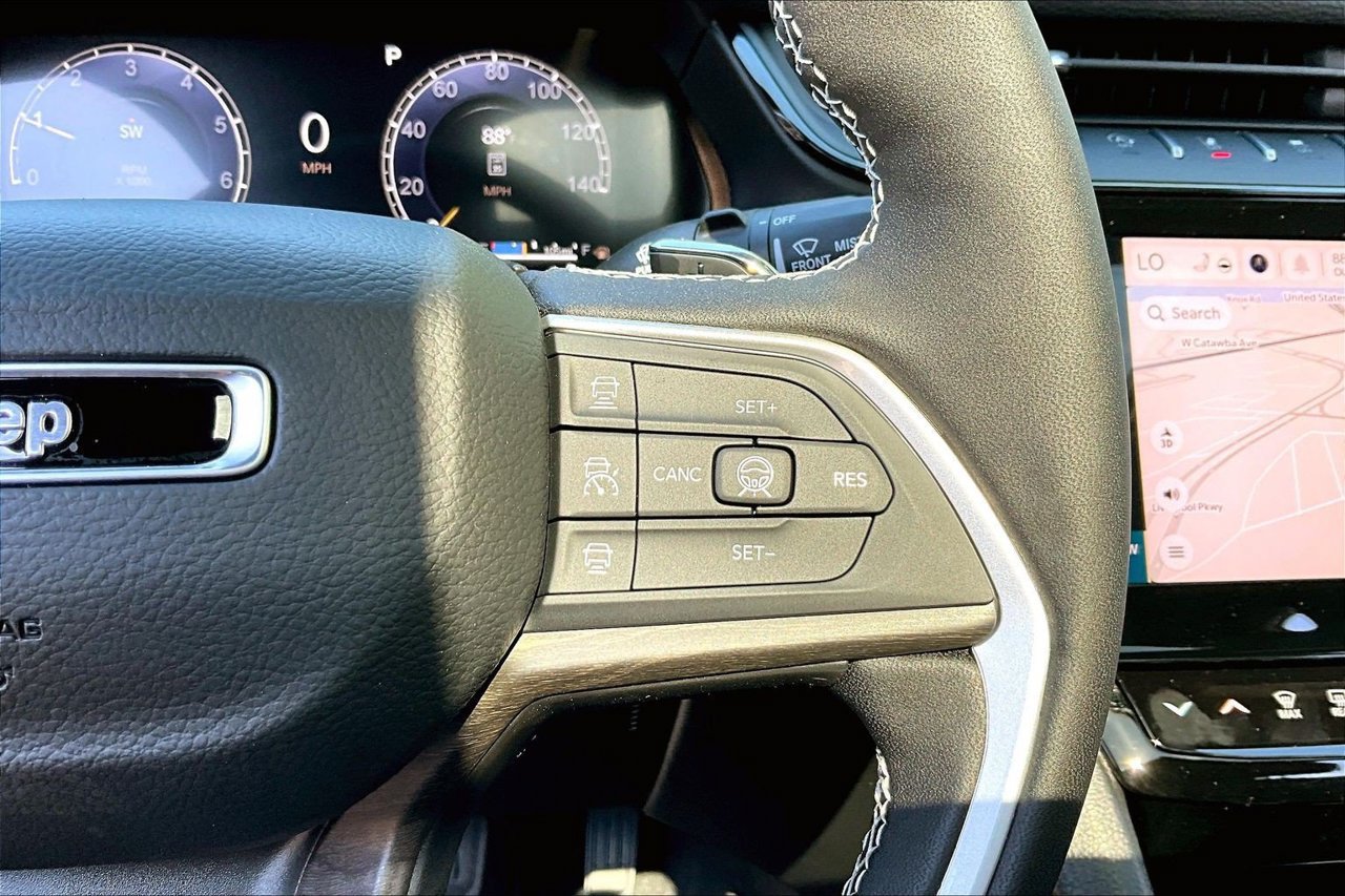 New 2027 Jeep Grand Cherokee Altitude RWD image 28