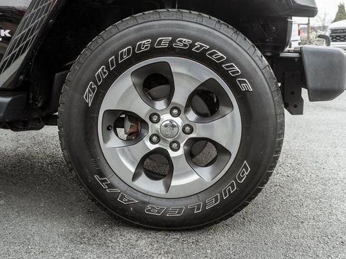 Used 2018 Jeep Wrangler Unlimited Sahara image 5