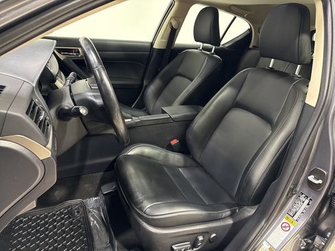 Used 2017 Lexus CT 200h w/ Navigation System Package image 28