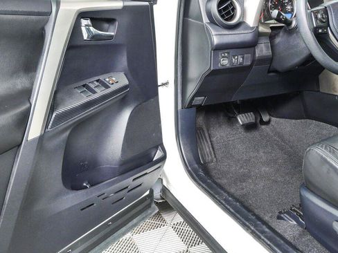 Used 2014 Toyota RAV4 XLE FWD image 7
