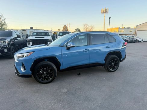 Used 2024 Toyota RAV4 SE w/ Convenience Package image 2