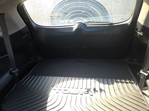 Used 2018 Honda Pilot Touring image 7