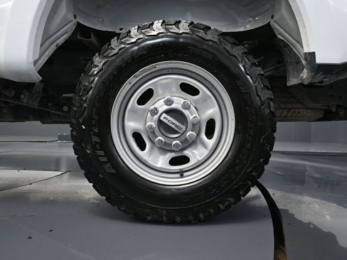 Used 2022 Ford F250 XL w/ Power Equipment Group image 15