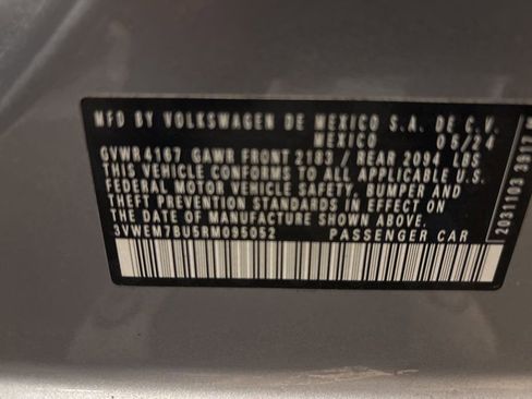 Used 2024 Volkswagen Jetta SE image 15