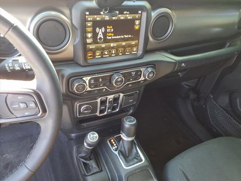 Used 2023 Jeep Wrangler Unlimited w/ Cold Weather Group image 34