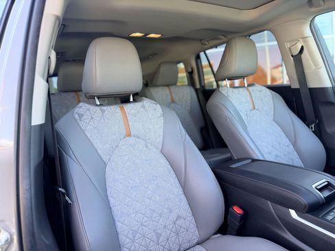 Used 2022 Toyota Highlander Bronze Edition AWD/4WD image 22