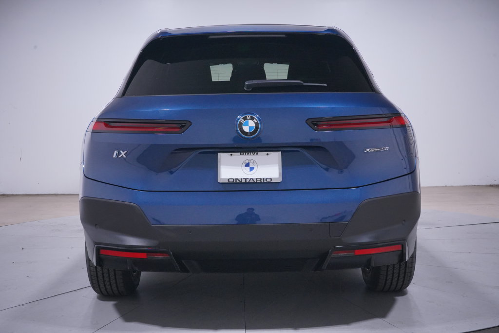 Used 2024 BMW iX xDrive50 AWD/4WD image 5
