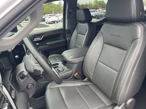 Used 2024 GMC Sierra 1500 Denali w/ Denali Reserve Package AWD/4WD image 11