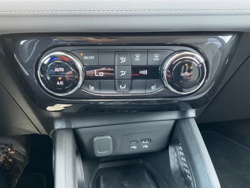 Used 2024 Chevrolet TrailBlazer LT w/ Convenience Package AWD/4WD image 9