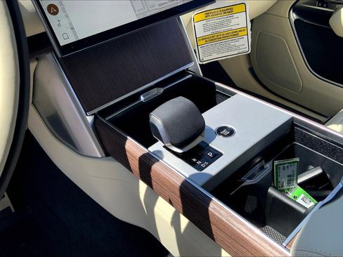 New 2025 Land Rover Range Rover SE image 8