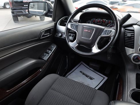 Used 2017 GMC Yukon XL SLE w/ SLE Value Package image 20