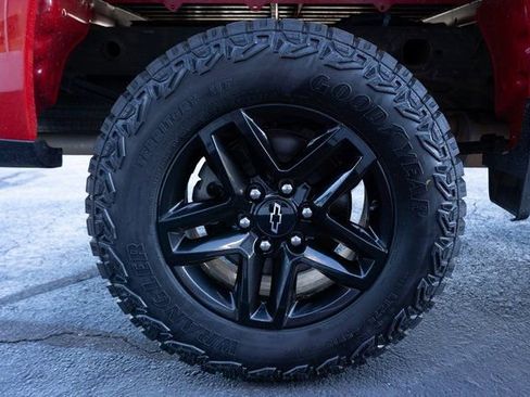 Used 2023 Chevrolet Silverado 1500 Custom Trail Boss w/ LPO, Dark Essentials Package image 18